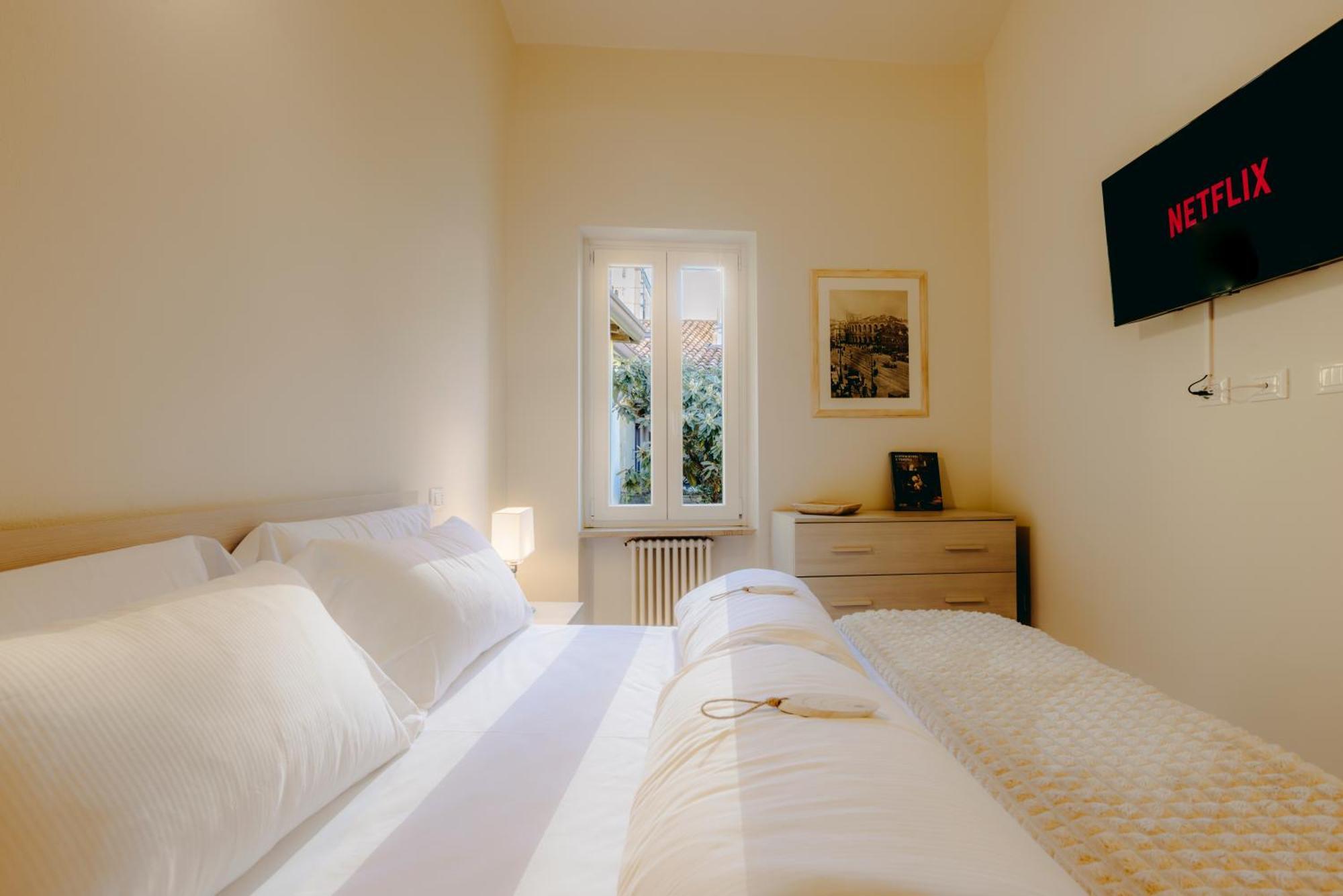 Eap Suites, Verona Exterior foto
